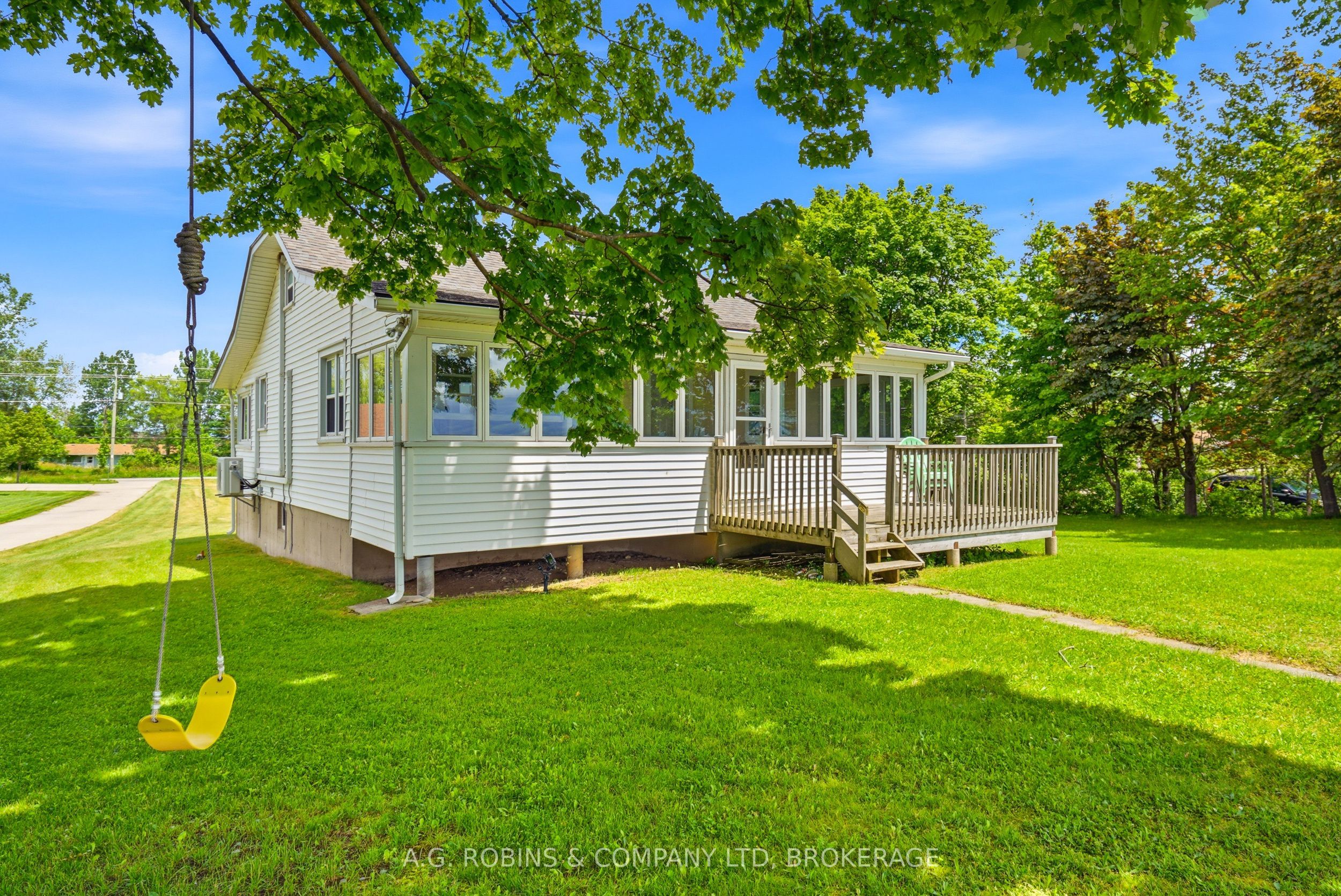 11803 Lakeshore Road