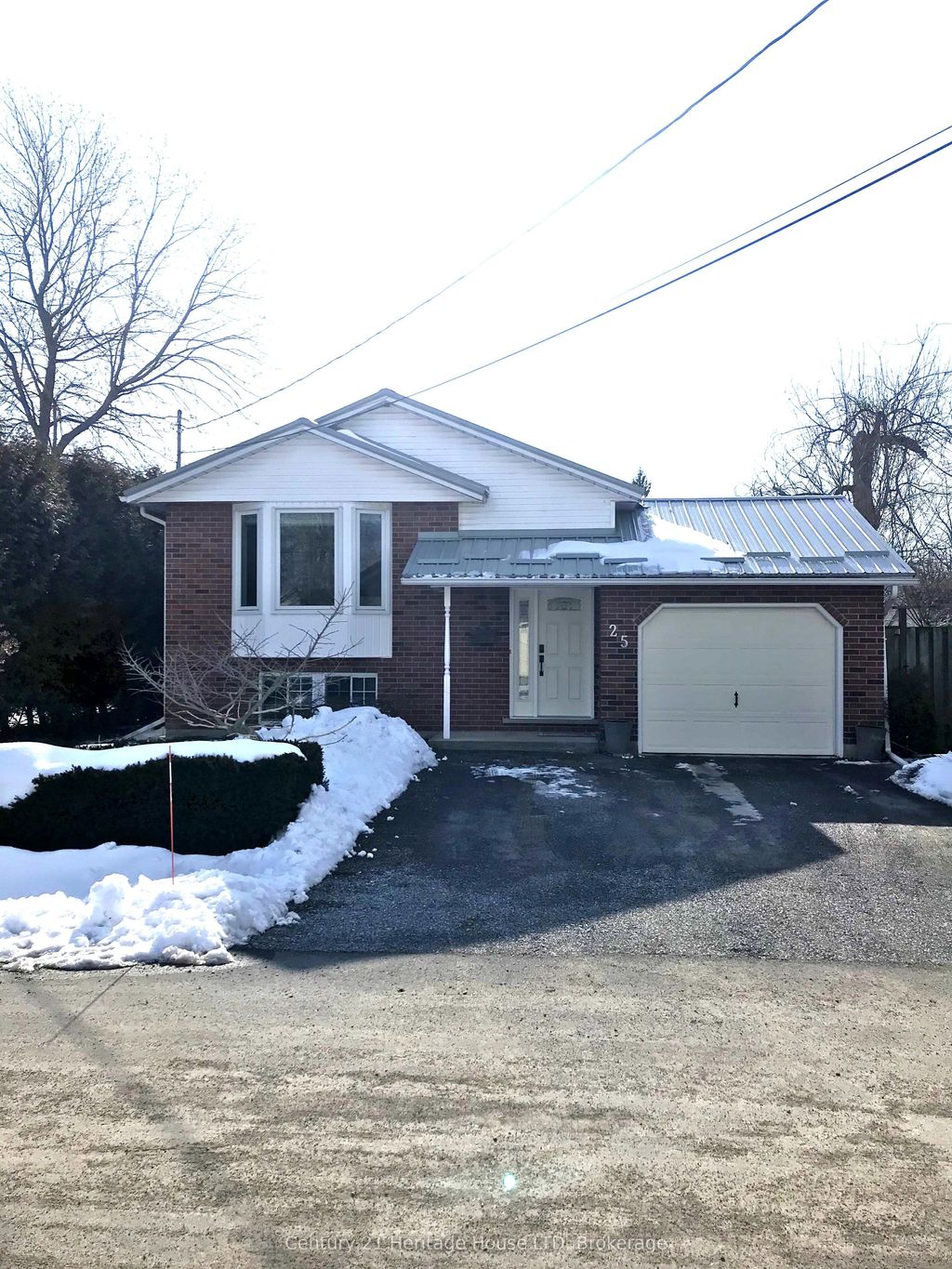 Photo of 25 Nelson Avenue, Fort Erie, ON L2A 5K7 (MLS # X12828246)