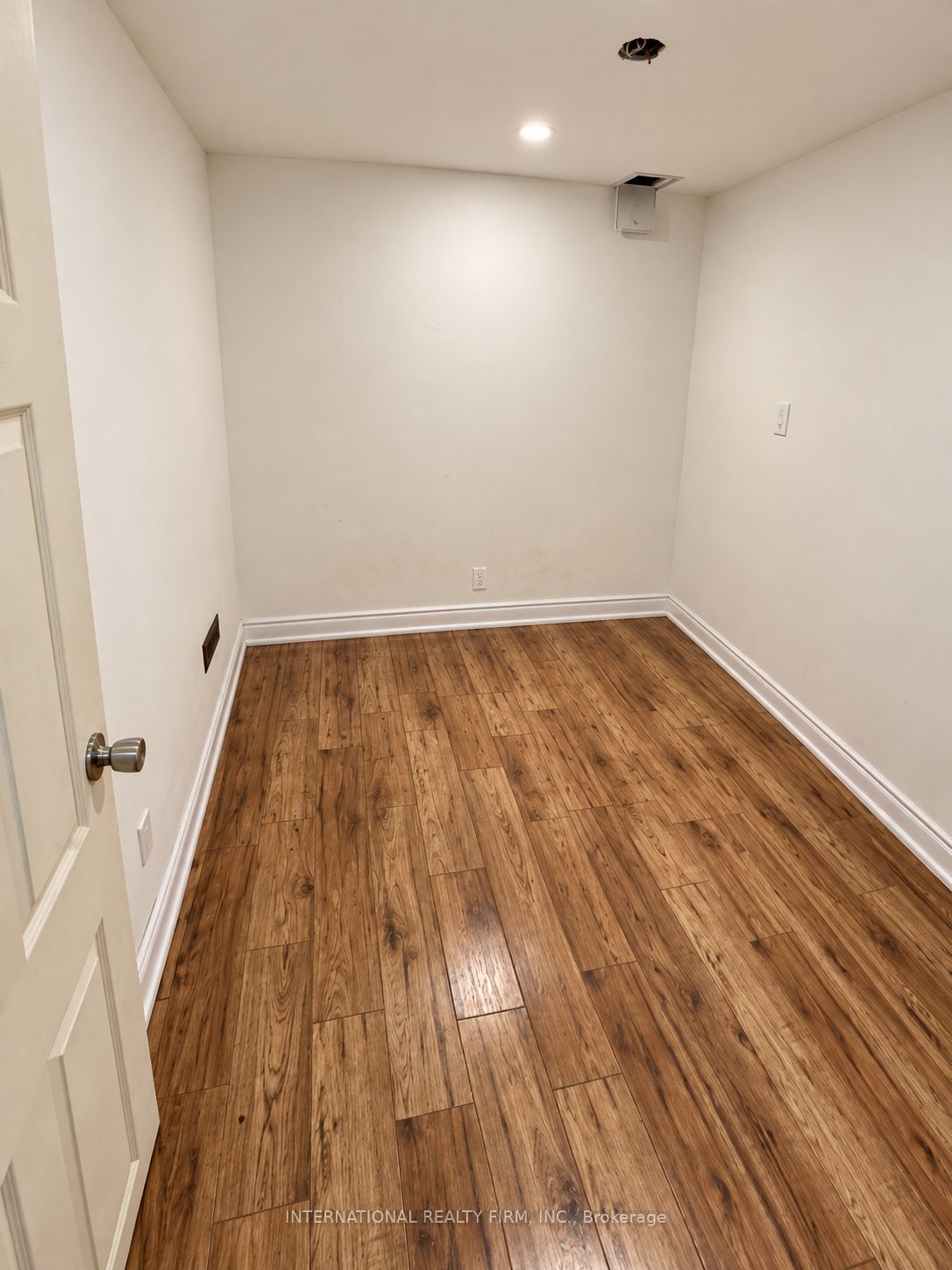 16 Constellation Crescent Basement
