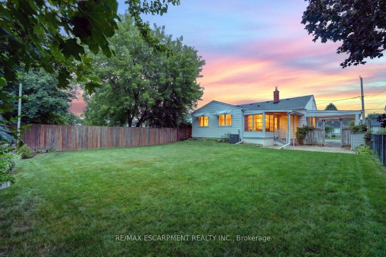 23 Lakeview Avenue