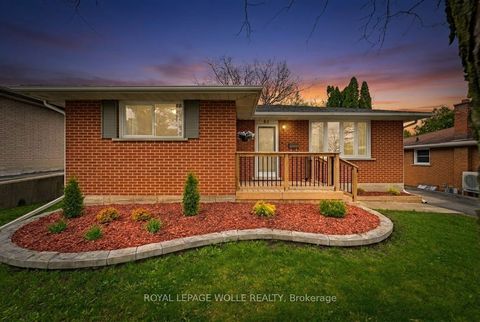 24 Hillmount Street Waterloo ON N2C 2C6