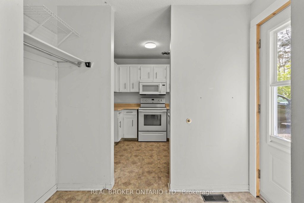 Photo of 180 Bakery Lane, Gravenhurst, ON P1P 1R2 (MLS # X12403300)