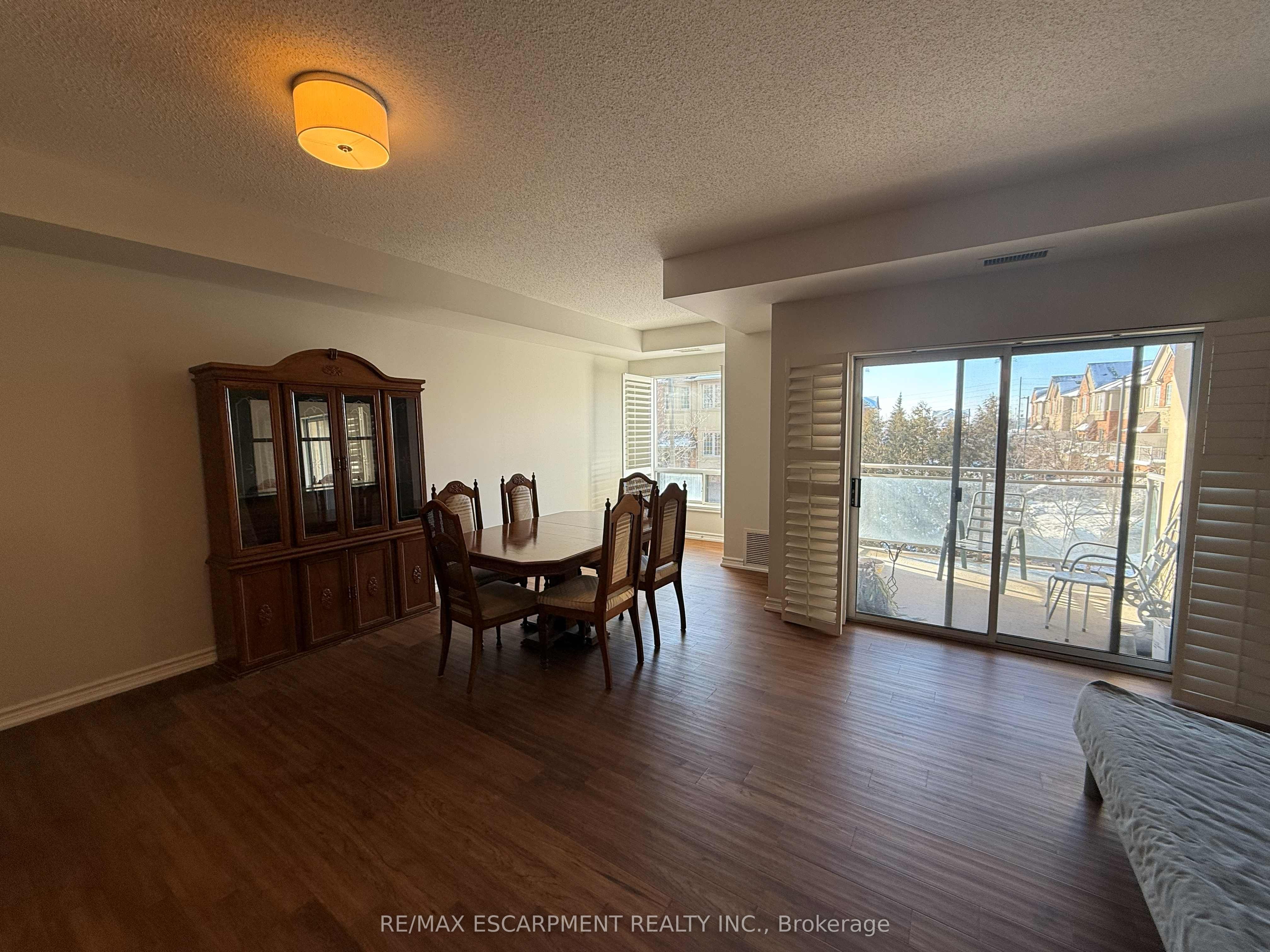 5070 Fairview Street 205