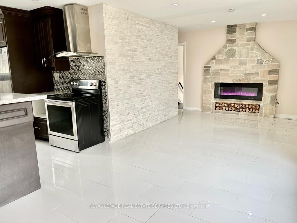 1186 Chada Avenue Upper