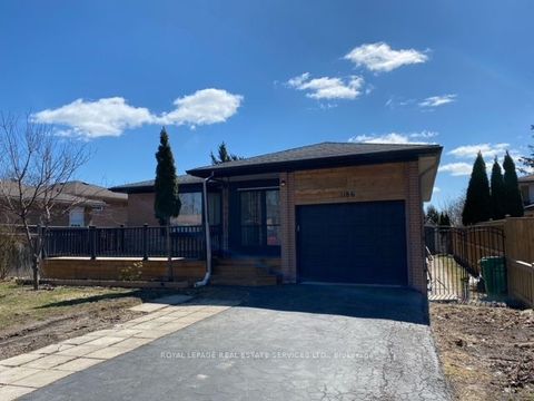 1186 Chada Avenue Upper Mississauga ON L5C 1P9
