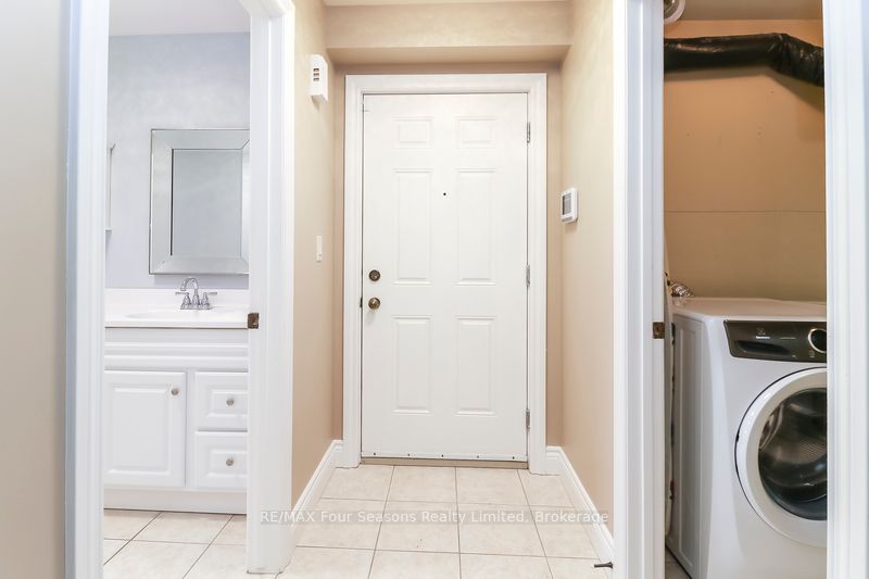 435 Walnut Street 101