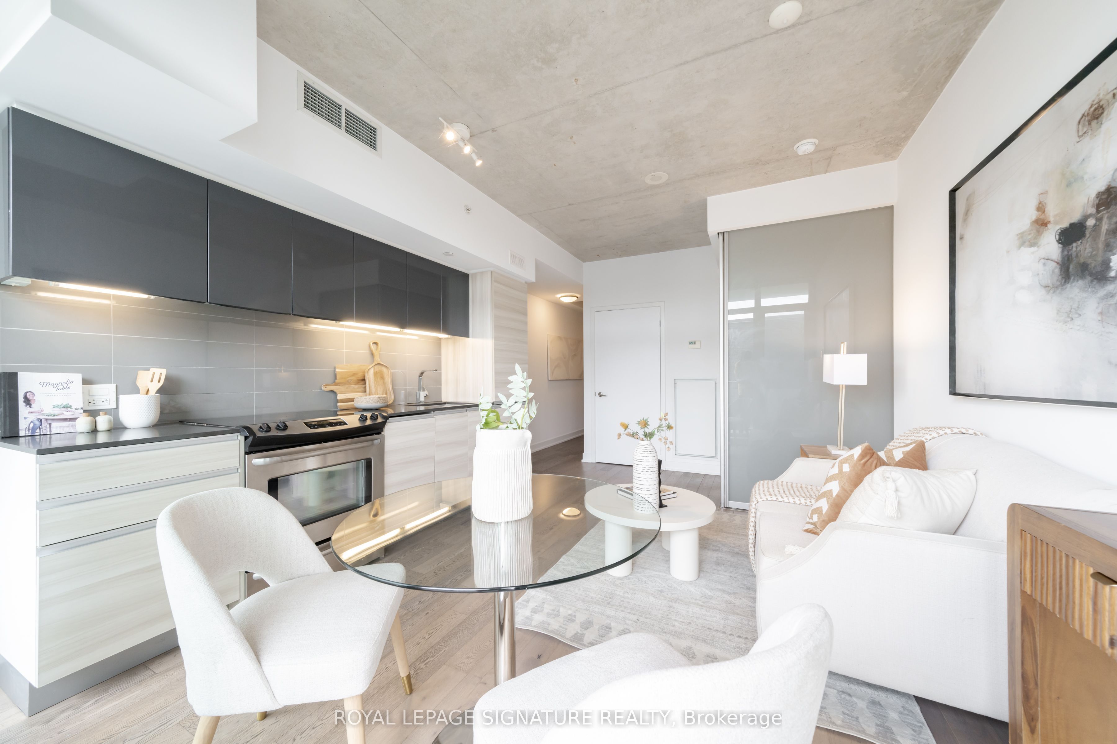 1190 Dundas Street E 406