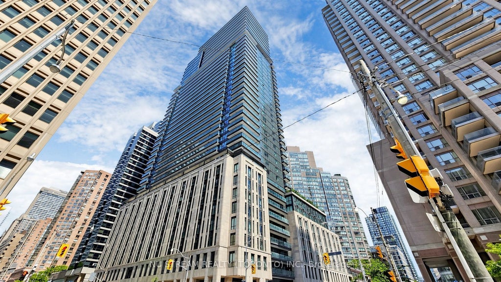 Photo of 955 Bay Street #1015, Toronto, ON M5S 0C6 (MLS # C13522082)