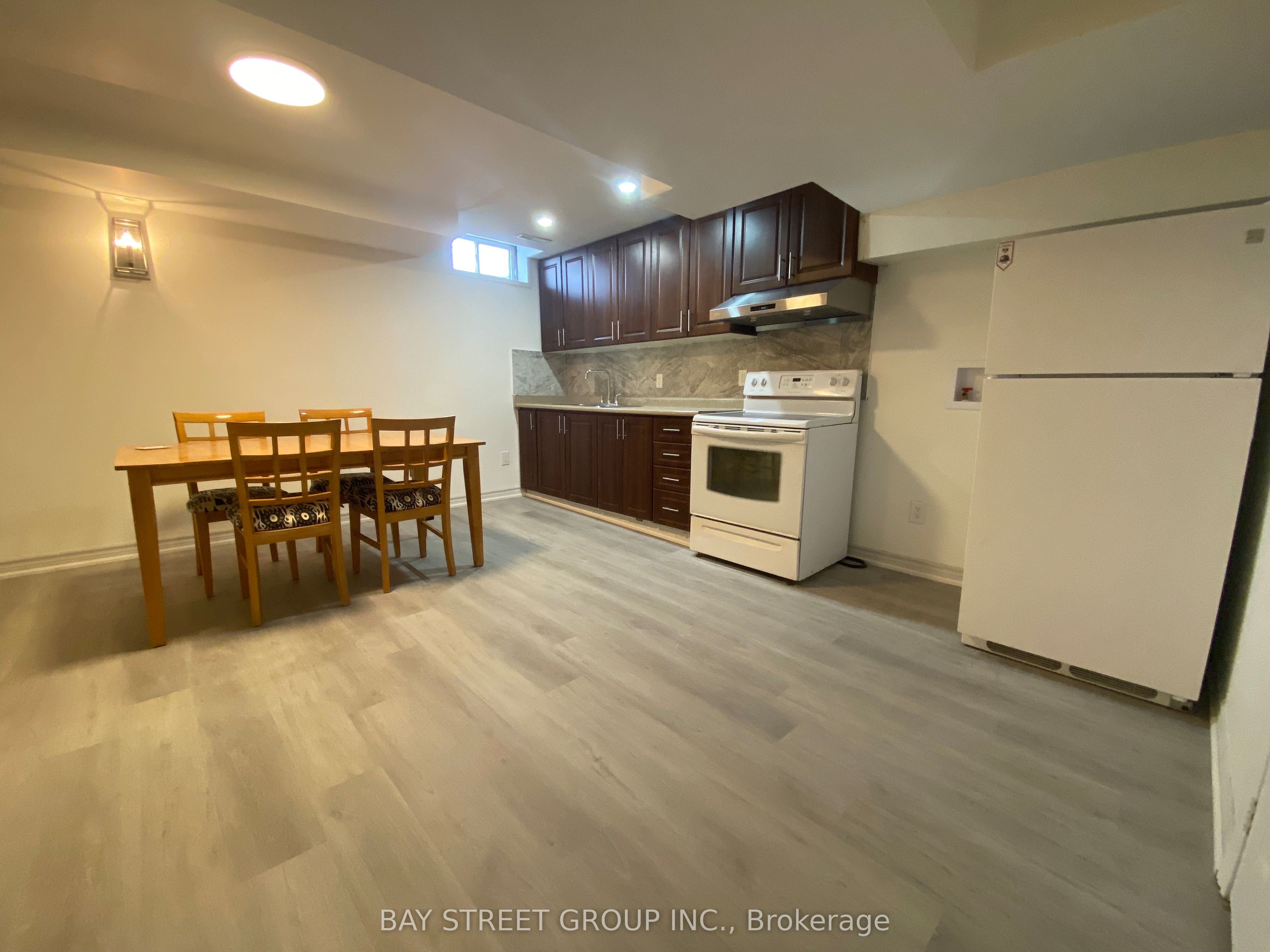 8 Kerwood (Lower) Place