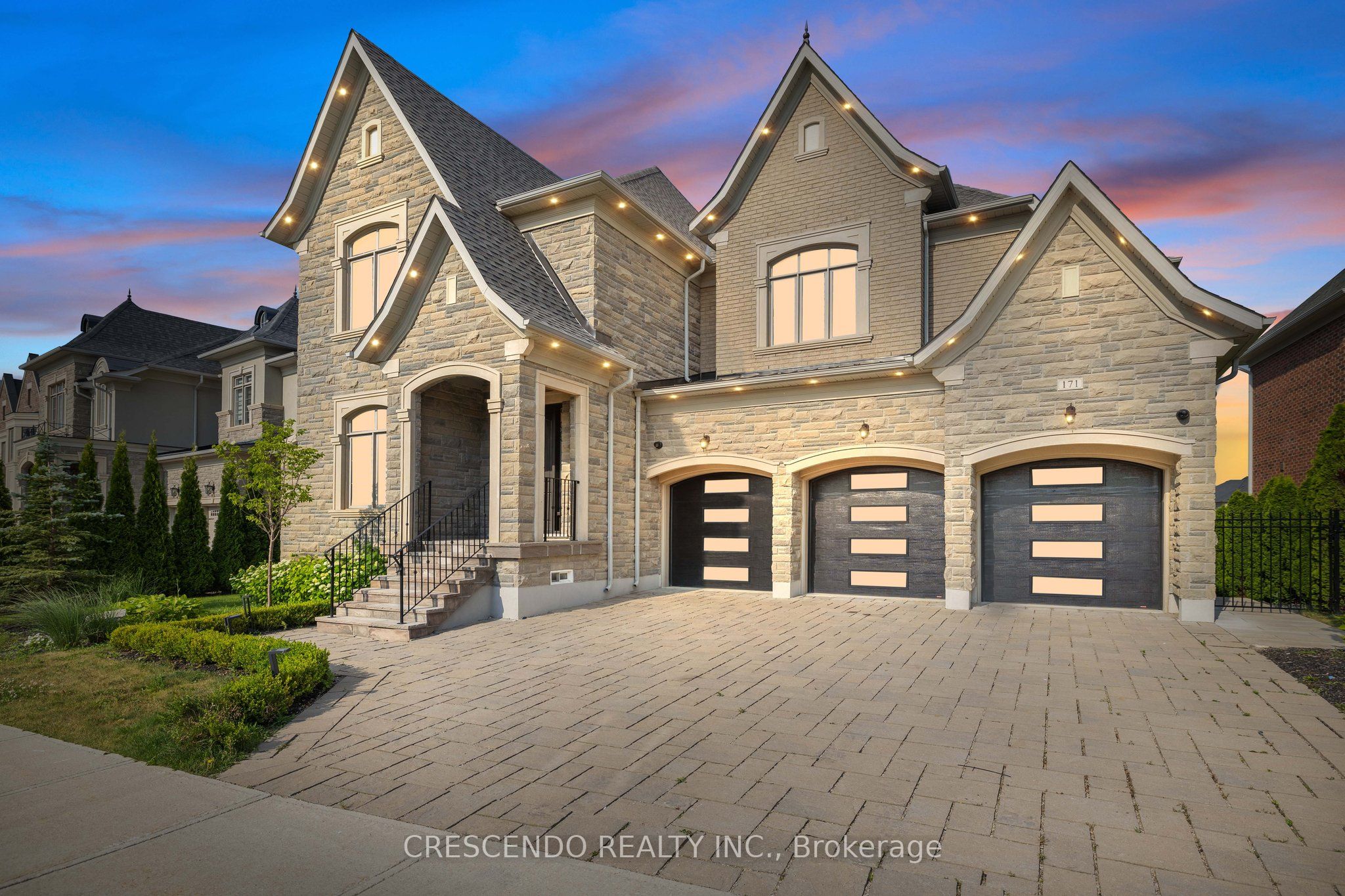 Photo 1 of 43 — 171 Woodgate Pines Drive, Vaughan, ON L4H 4A3