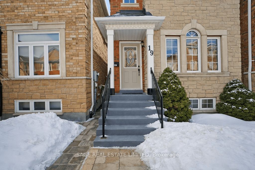 Photo of 19 Estoril Terrace, Toronto, ON M6N 5E1 (MLS # W12837242)