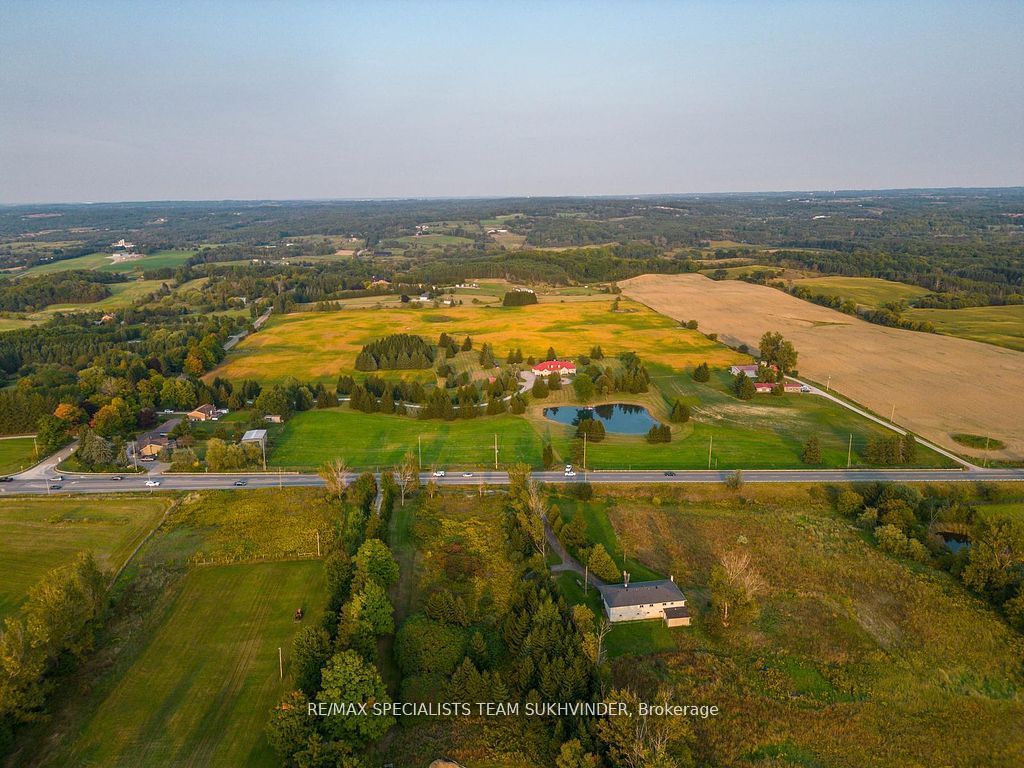 5897 17th Side Road