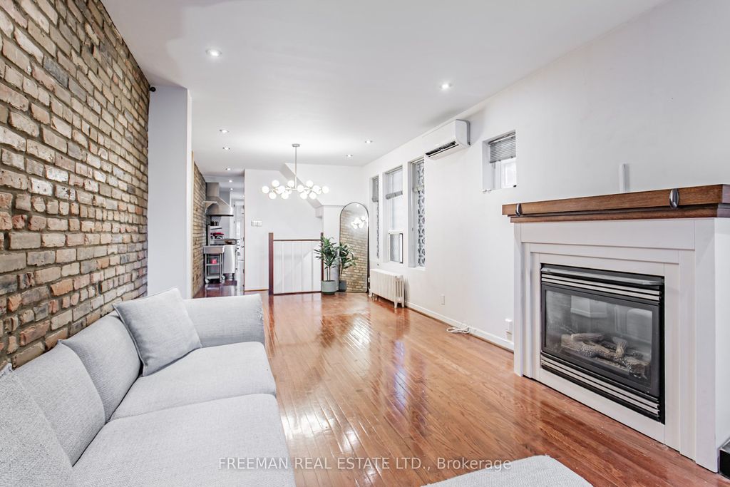 Photo of 490 Montrose Avenue, Toronto, ON M6G 3H1 (MLS # C12404553)