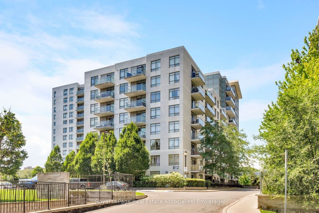 Photo of 812 Lansdowne Avenue #512, Toronto, ON M6H 4K5 (MLS # W13547264)
