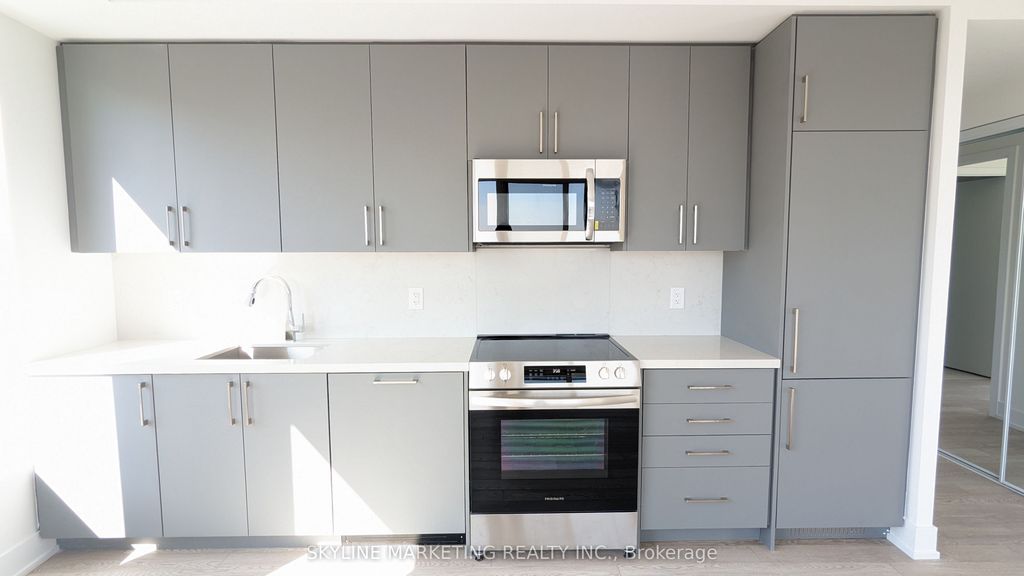 Photo of 2450 Old Bronte Road #733, Oakville, ON L6M 5P6 (MLS # W13060968)