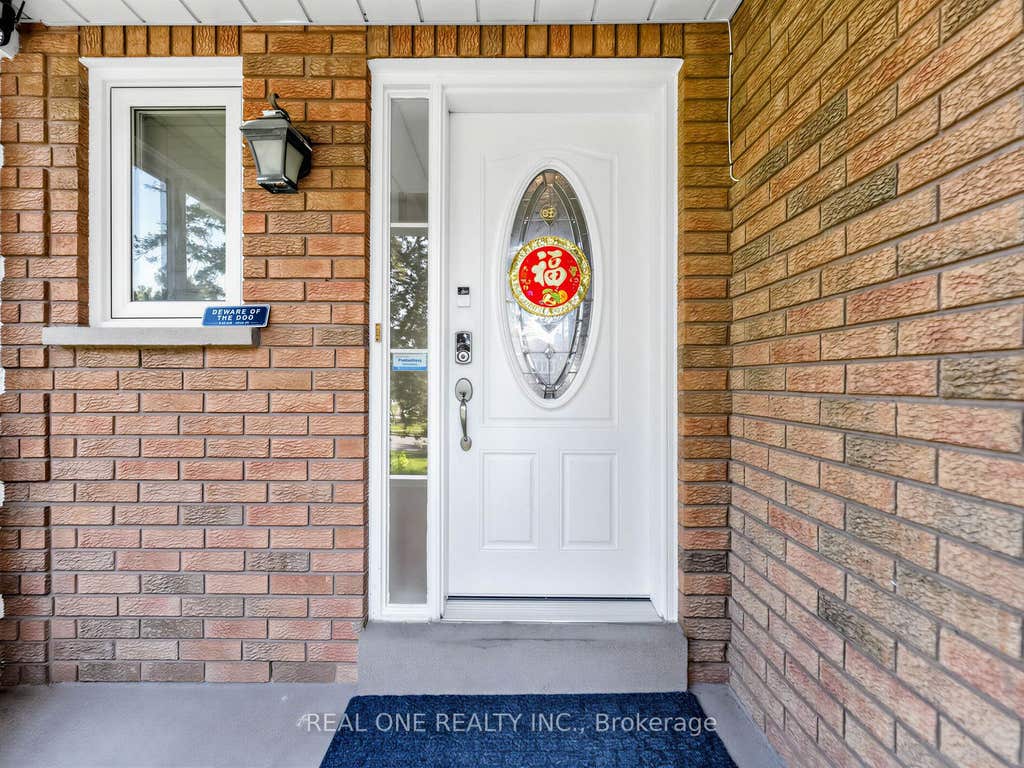 Photo of 5849 Chorley Place, Mississauga, ON L5M 5L7 (MLS # W13238084)