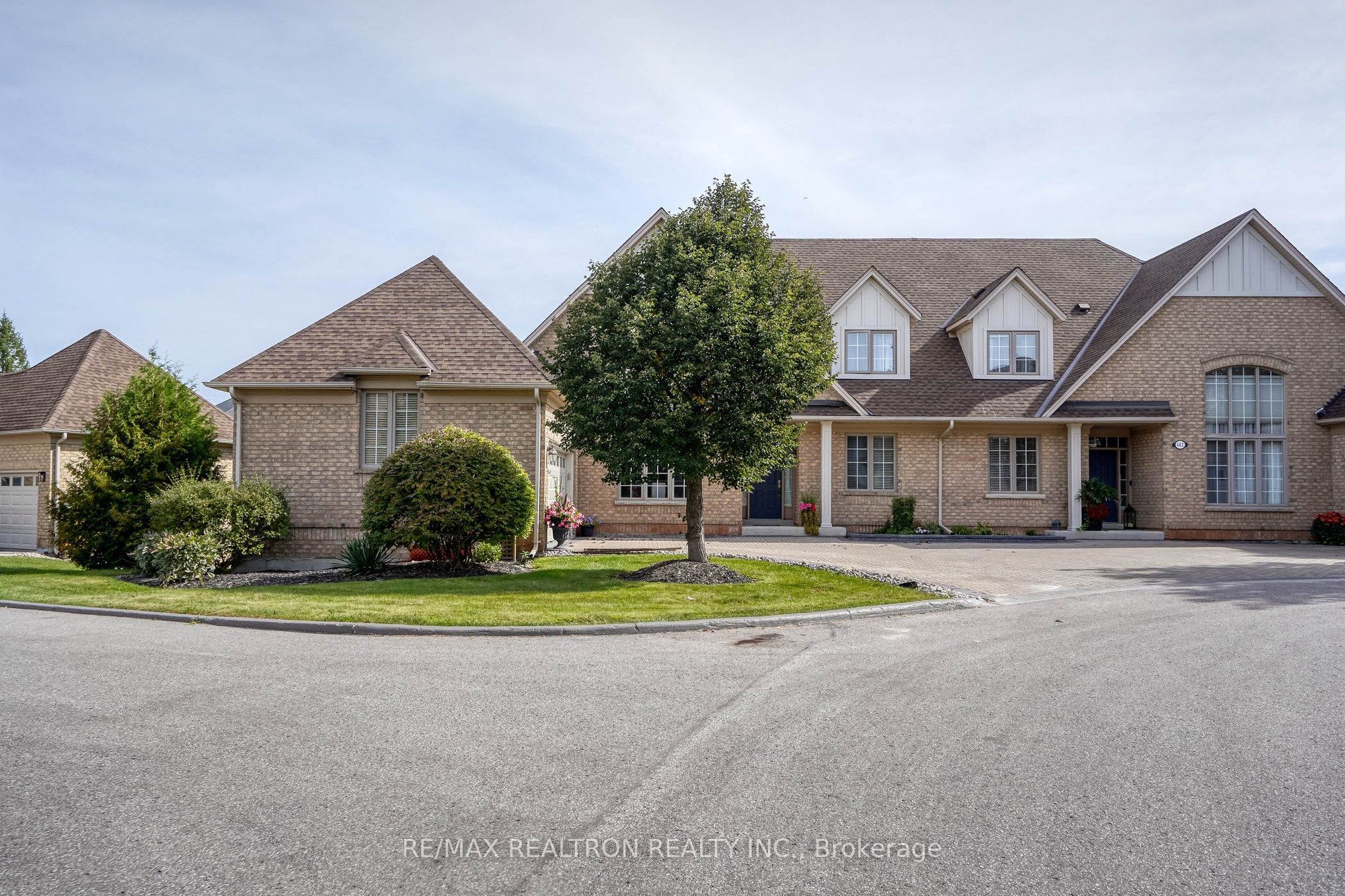 486 Falconwood Hollow