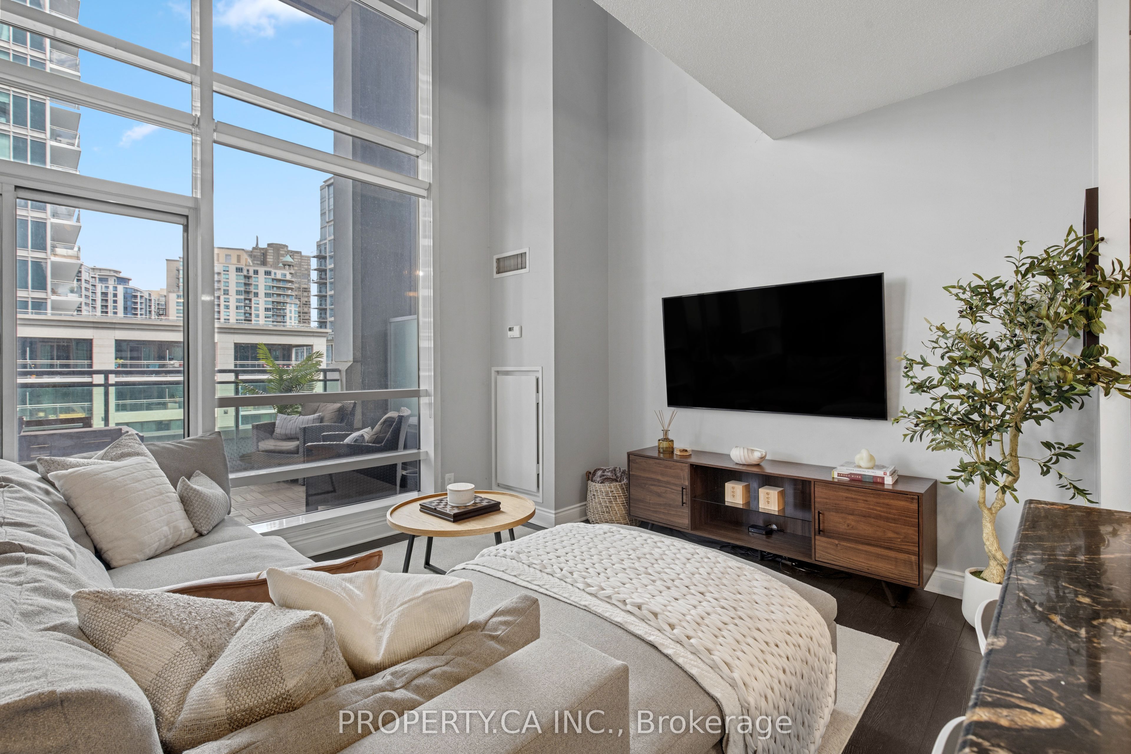 16 Brookers Lane 211