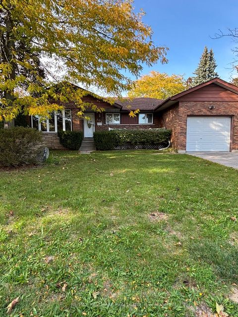 Photo of 404 Glendale Avenue, Oshawa, ON L1J 3H8 (MLS # E12470947)