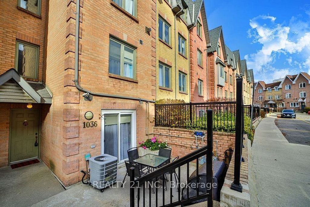Photo of 75 Weldrick Road E #1036, Richmond Hill, ON L4C 0H9 (MLS # N12450738)