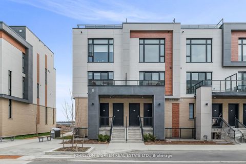 9 Steckley House Lane 514 Richmond Hill ON L4S 0N1