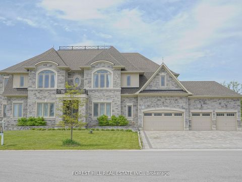 Photo of 66 Sam Davis Court, Whitchurch-Stouffville, ON L4A 4R4 (MLS # N12449552)