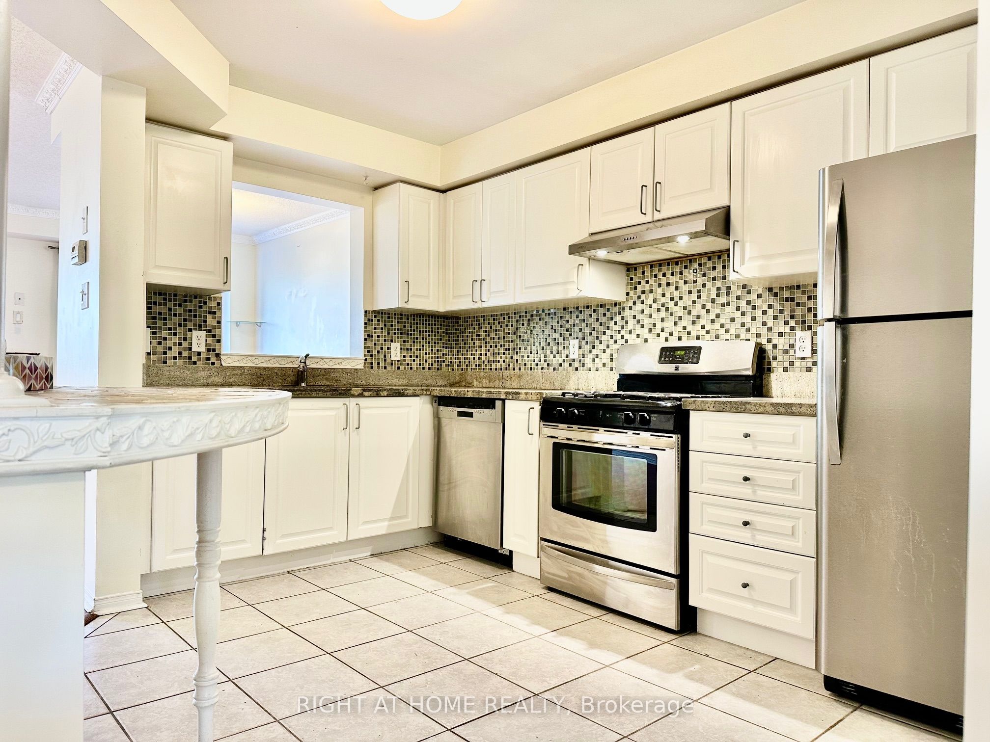 2110 Glenhampton Road