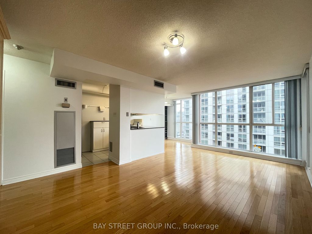 Photo of 736 Bay Street #1910, Toronto, ON M5G 2M4 (MLS # C13019270)