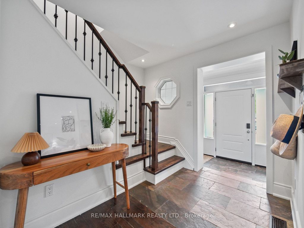 Photo of 7 Haregate Court, Toronto, ON M9R 3H5 (MLS # W12352314)