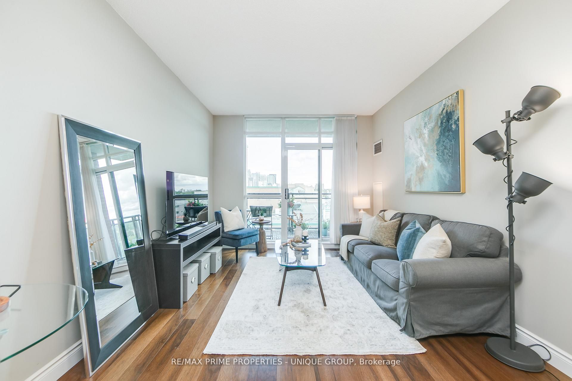 319 Merton Street 904