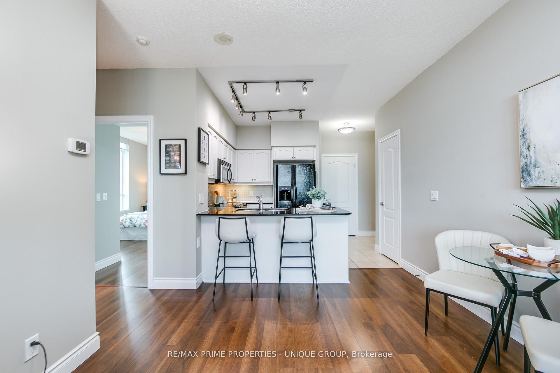 319 Merton Street 904