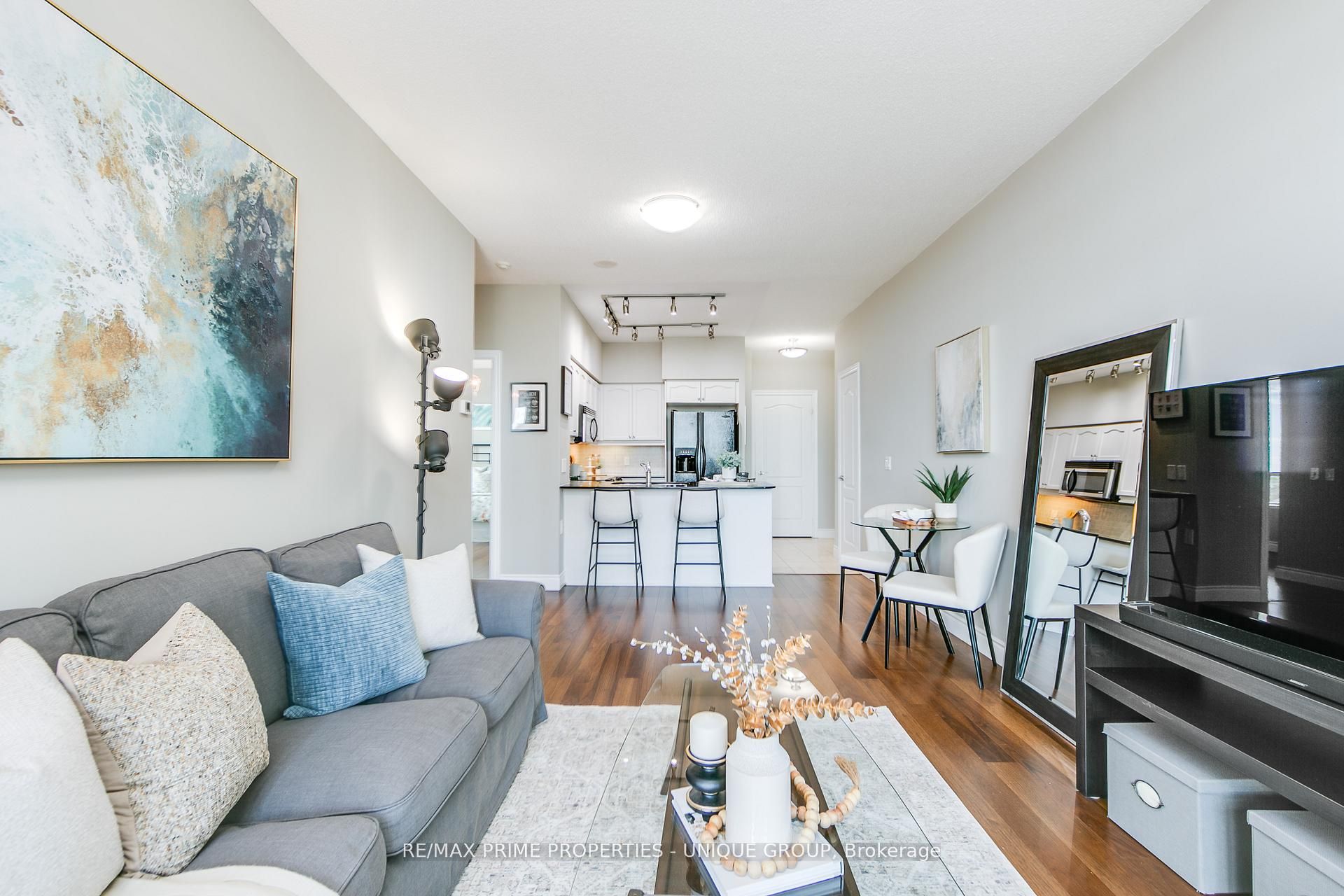 319 Merton Street 904