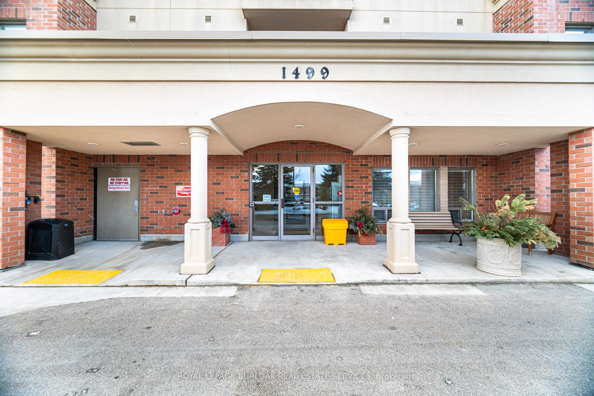 1499 Nottinghill Gate 207