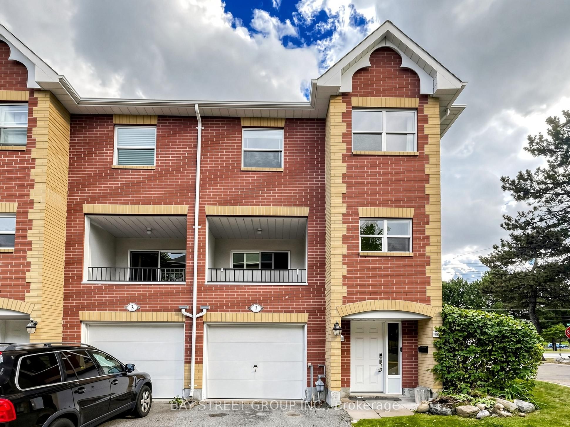 1 Maple Park Way
