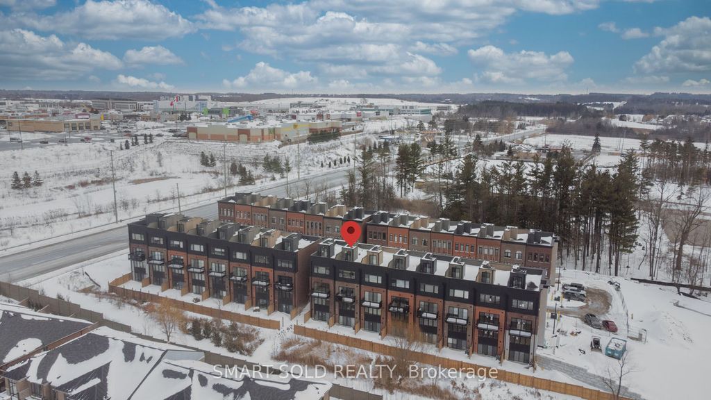 Photo of 22 Chestnut Court, Aurora, ON L4G 7C4 (MLS # N12737916)