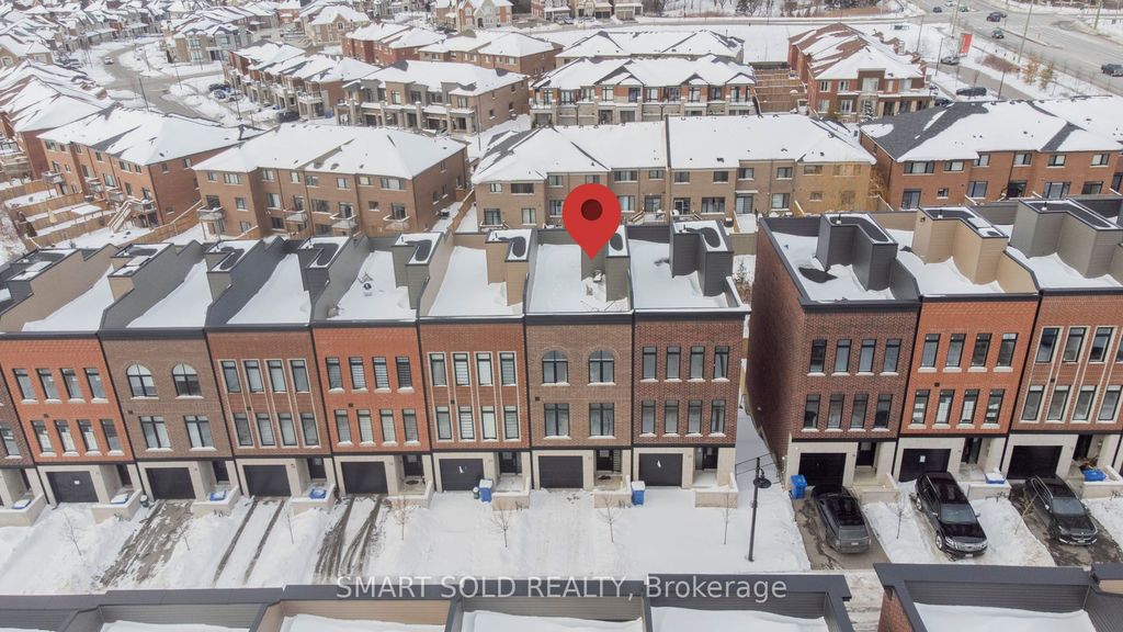 Photo of 22 Chestnut Court, Aurora, ON L4G 7C4 (MLS # N12737916)