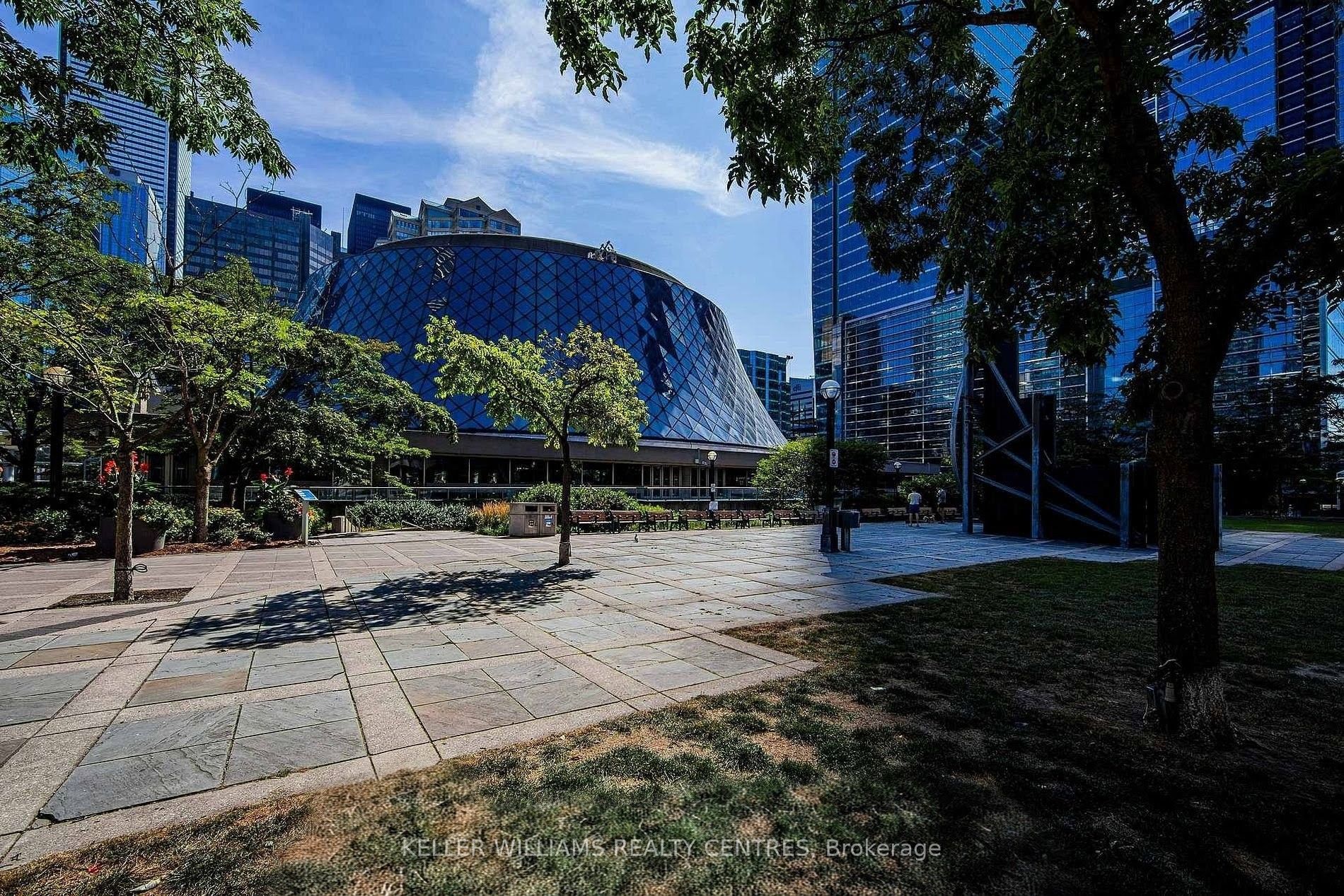 224 King Street West Street W 501
