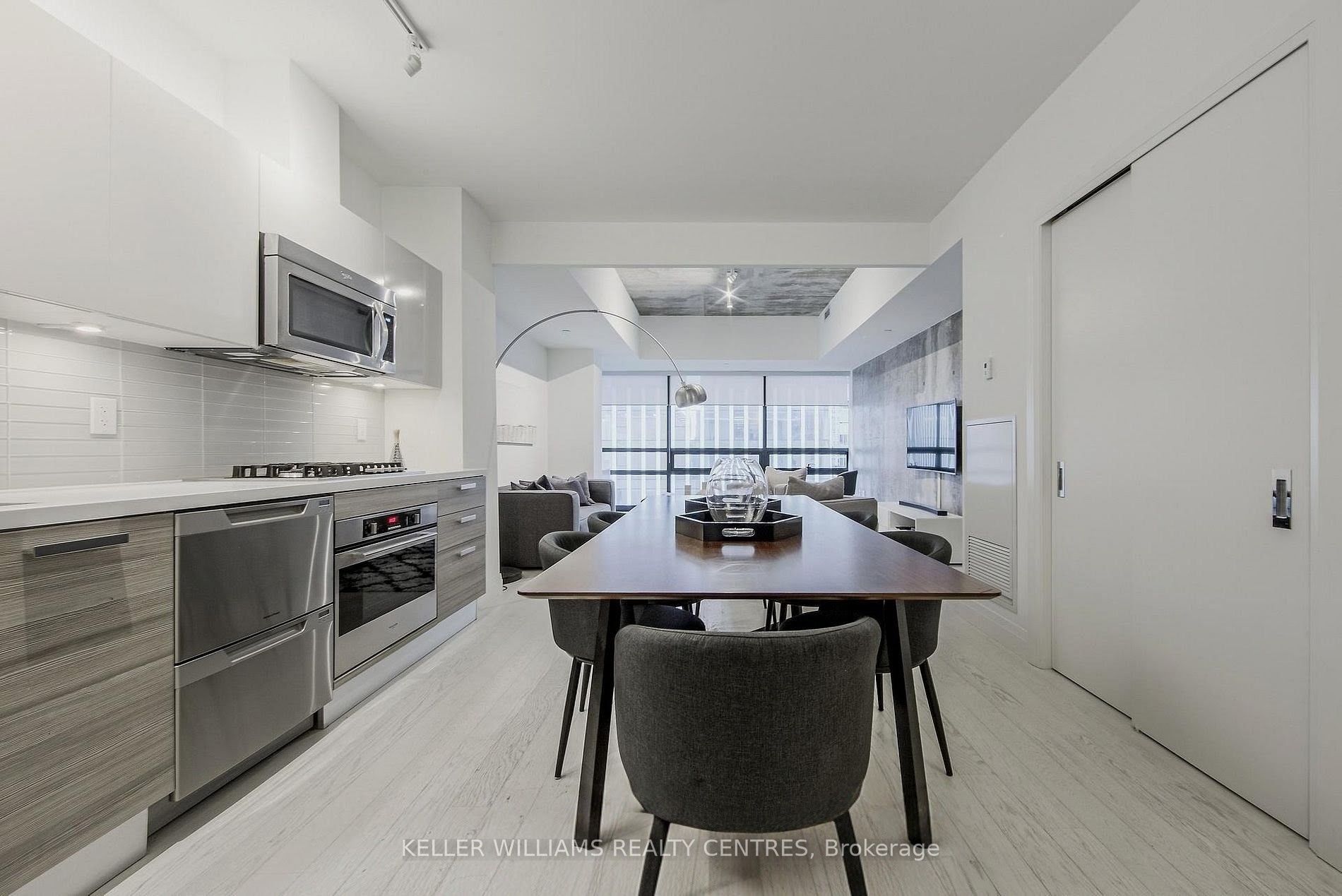 224 King Street West Street W 501