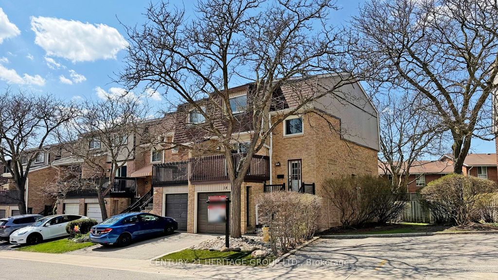 Photo of 14 Dunkeld Way, Markham, ON L3T 4Y9 (MLS # N13042430)