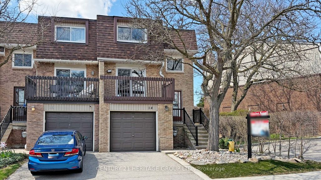 Photo of 14 Dunkeld Way, Markham, ON L3T 4Y9 (MLS # N13042430)