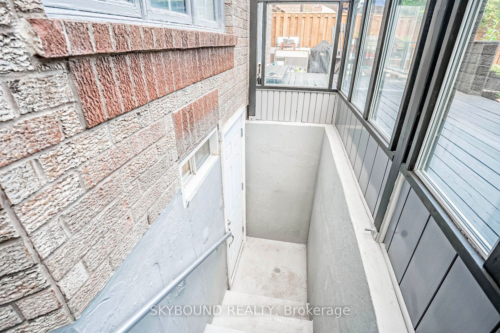 361 Turnberry Crescent