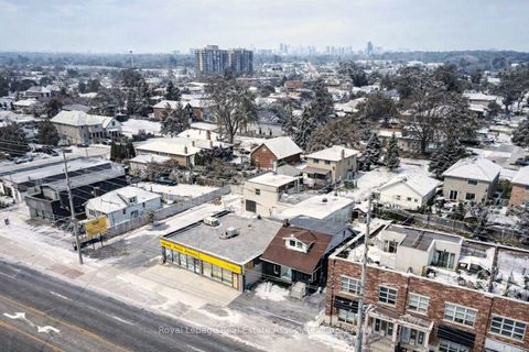 881 Lakeshore Road E Mississauga ON L5E 1E2