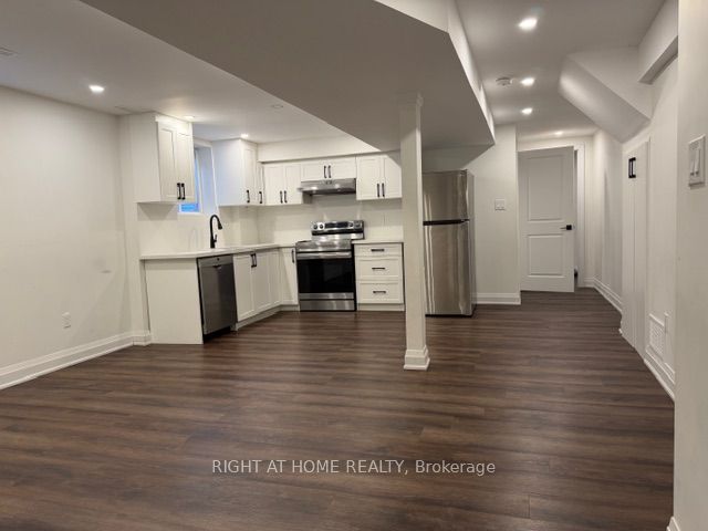 2330 Credit Valley Road LEGAL BASEMENT APARTMENT