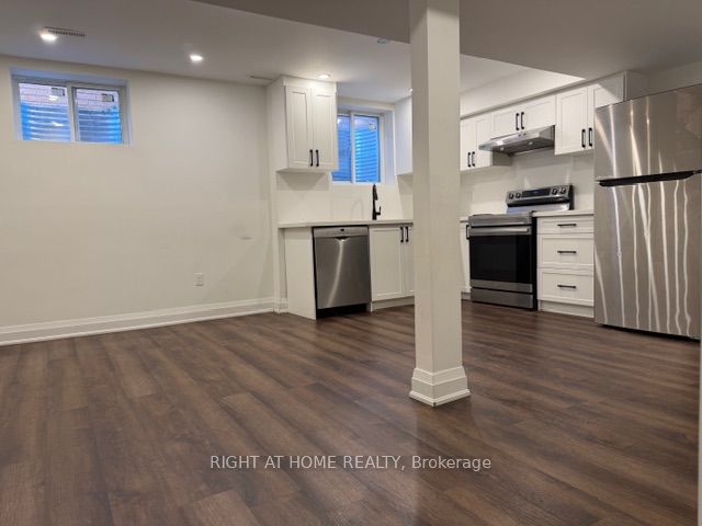 2330 Credit Valley Road LEGAL BASEMENT APARTMENT
