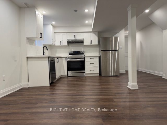 2330 Credit Valley Road LEGAL BASEMENT APARTMENT