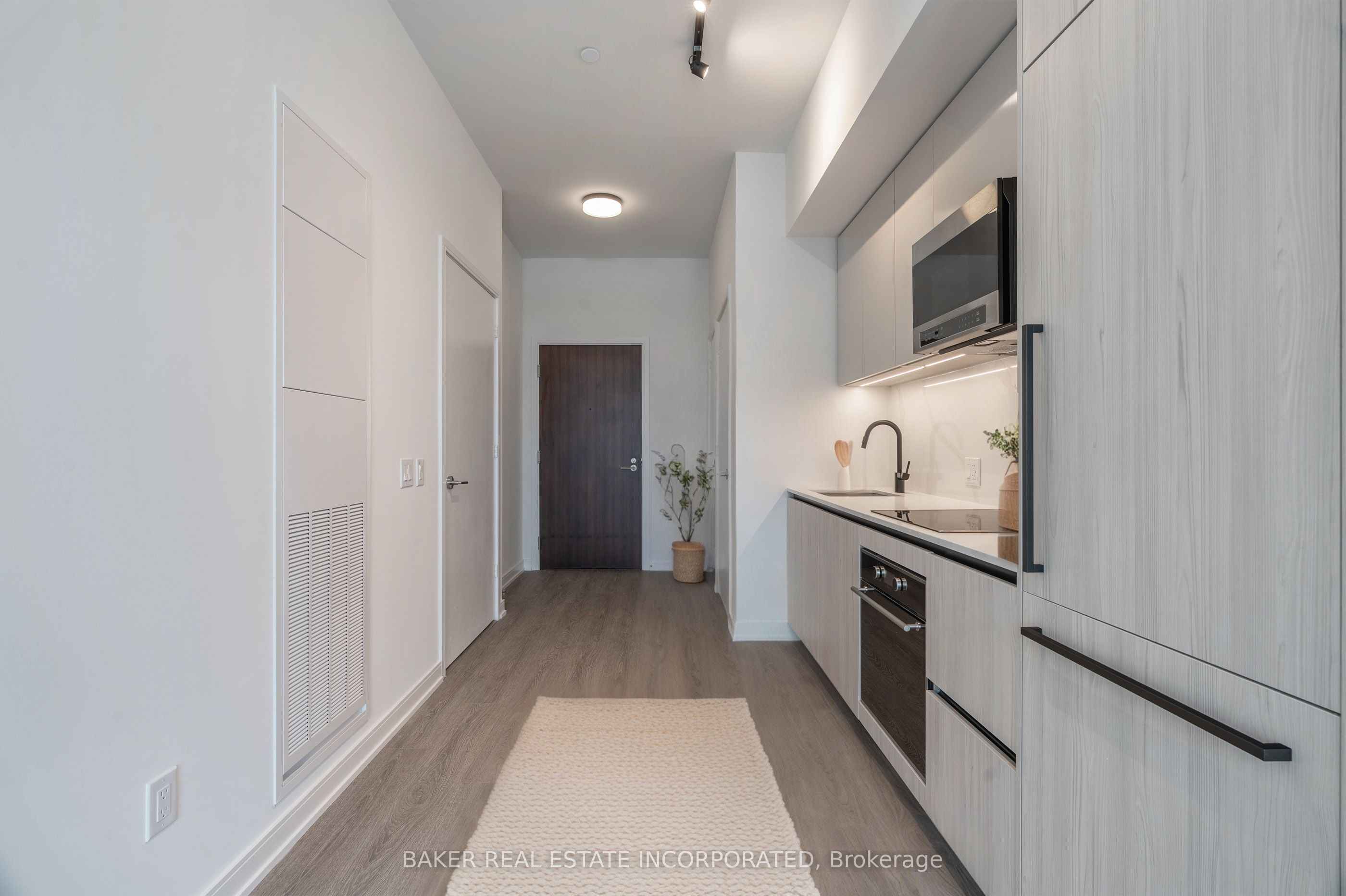 425 Front Street E 907