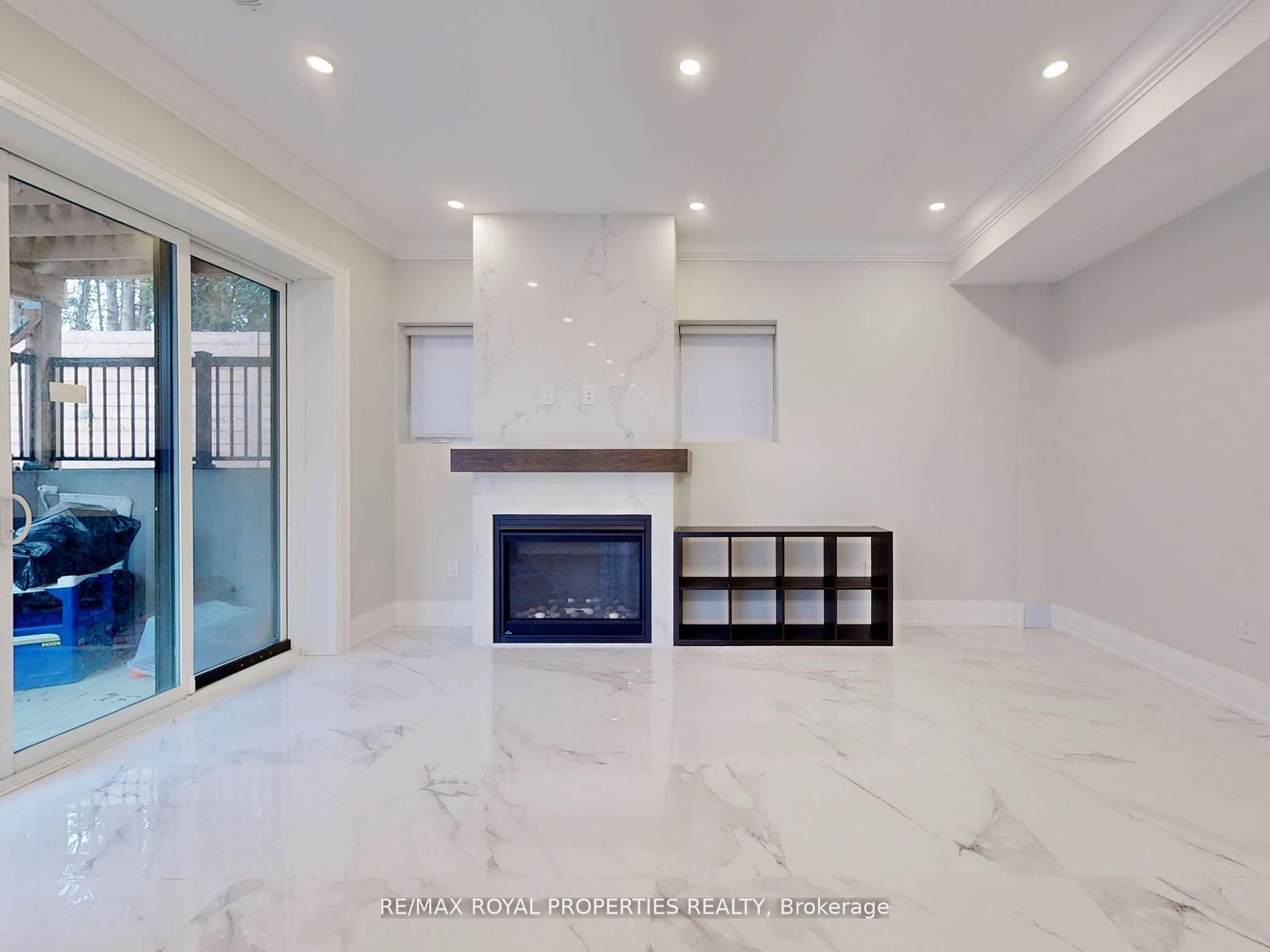 2545 Glengarry Road