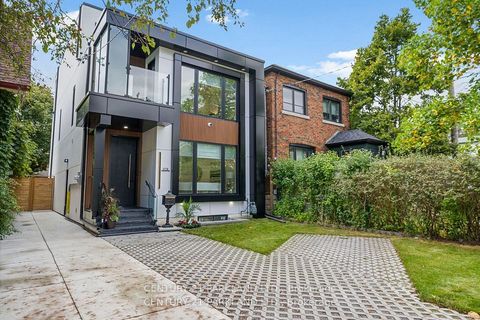 978 Carlaw Avenue Toronto ON M4K 3M1