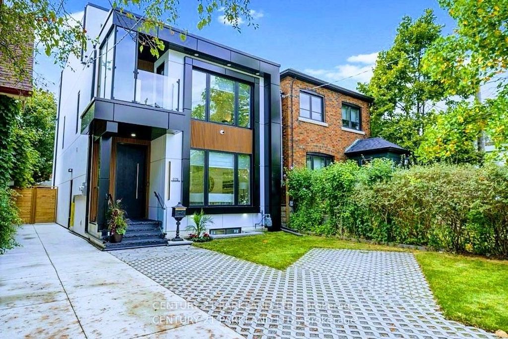 Photo of 978 Carlaw Avenue, Toronto, ON M4K 3M1 (MLS # E12501430)