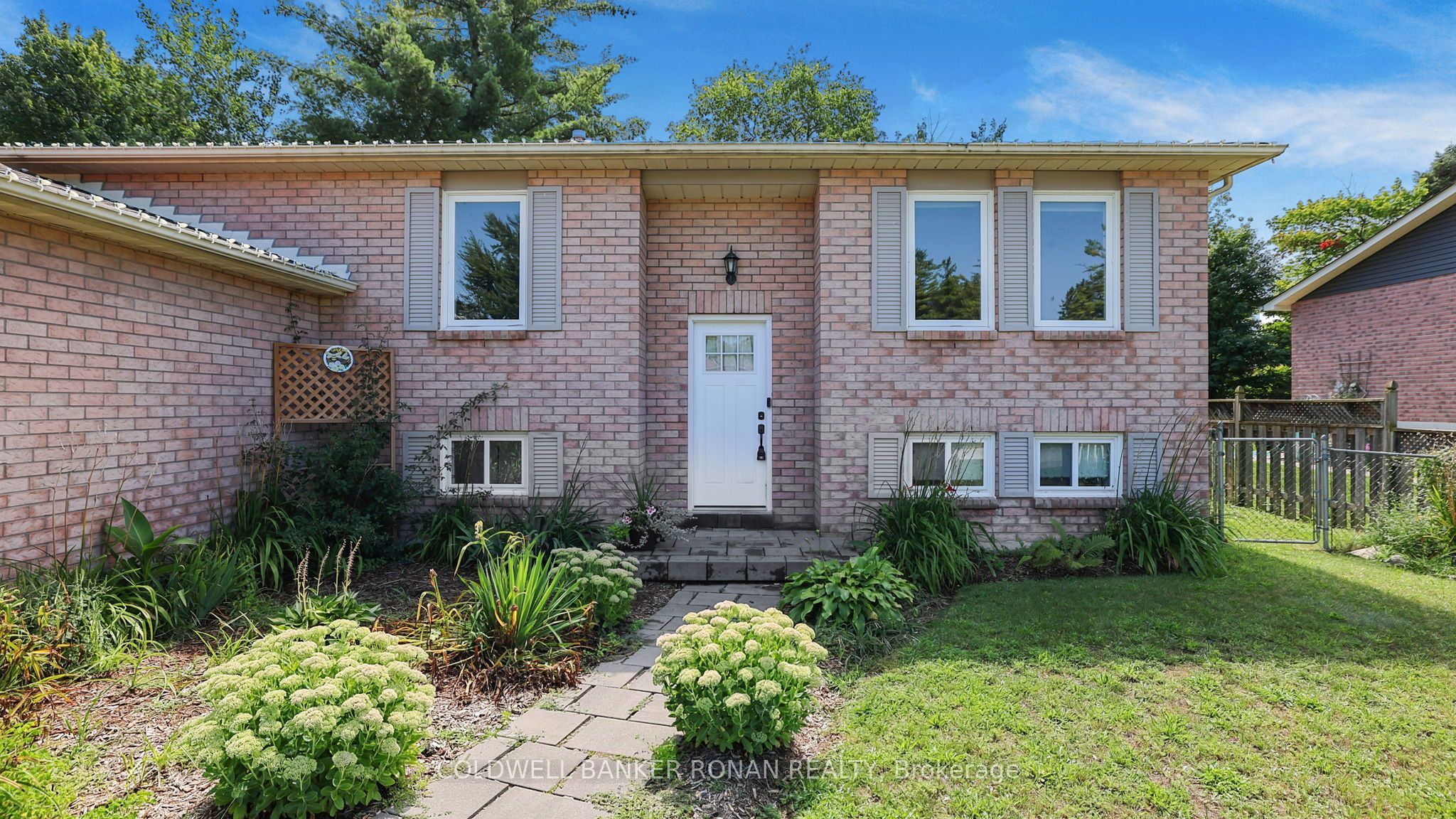 8 McCarthy Crescent